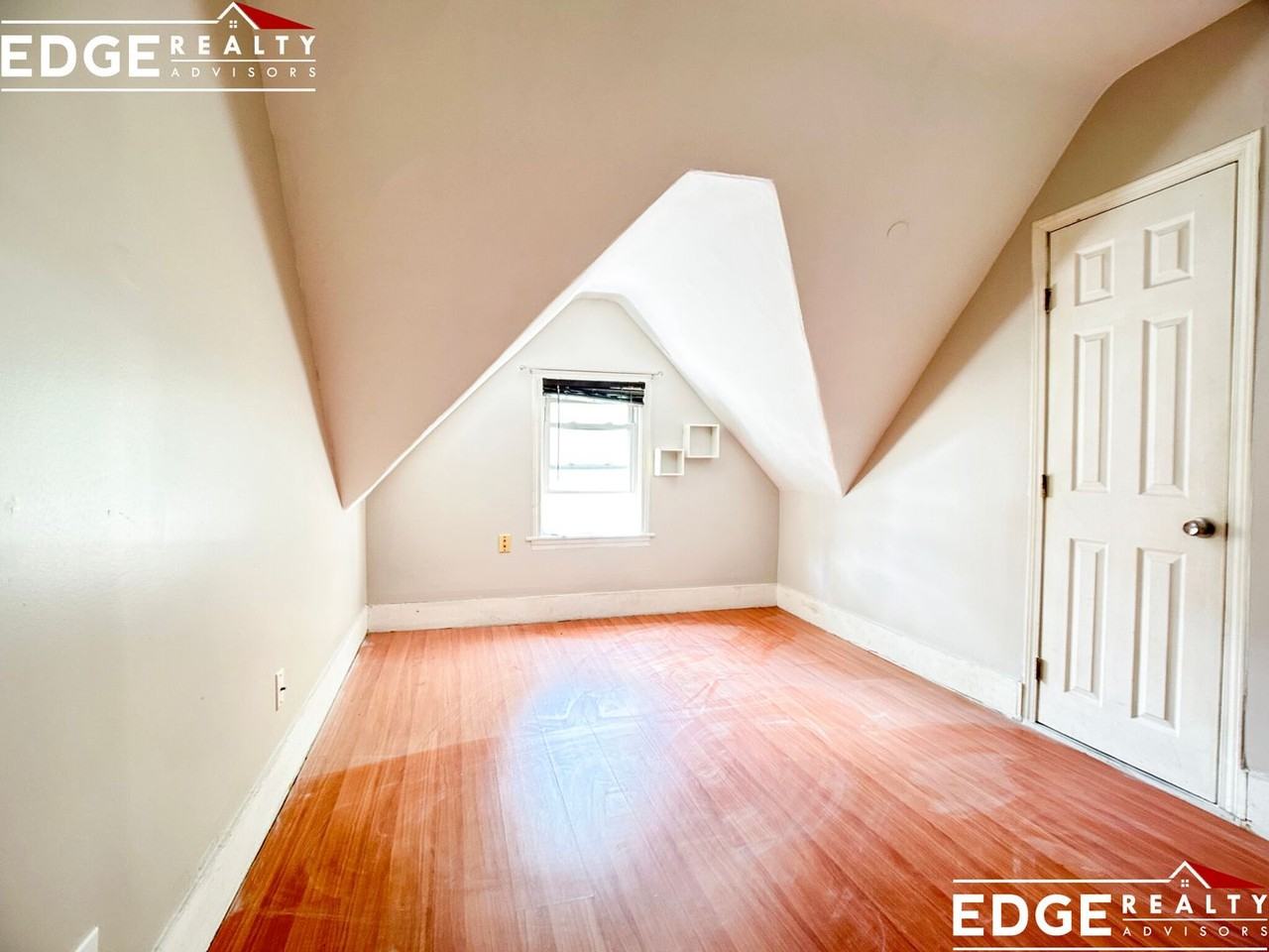 85 Antwerp St - Photo 6 of 11