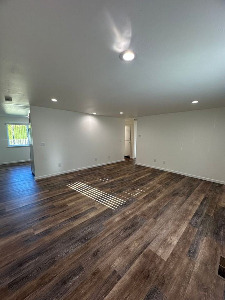 9021 128th Street East - Photo 2 of 13