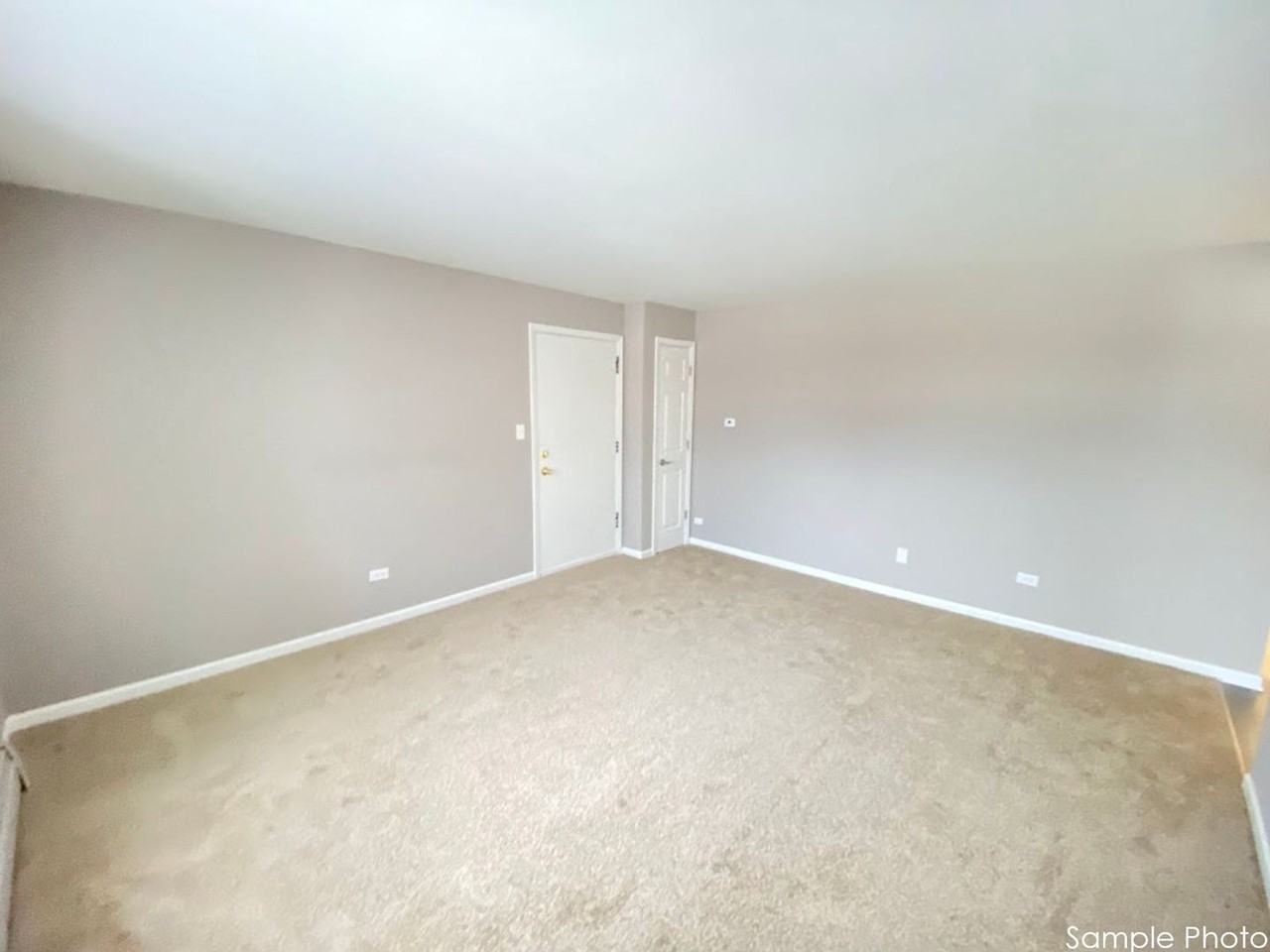 Carriage House Apartments LLC - Photo 3 of 44