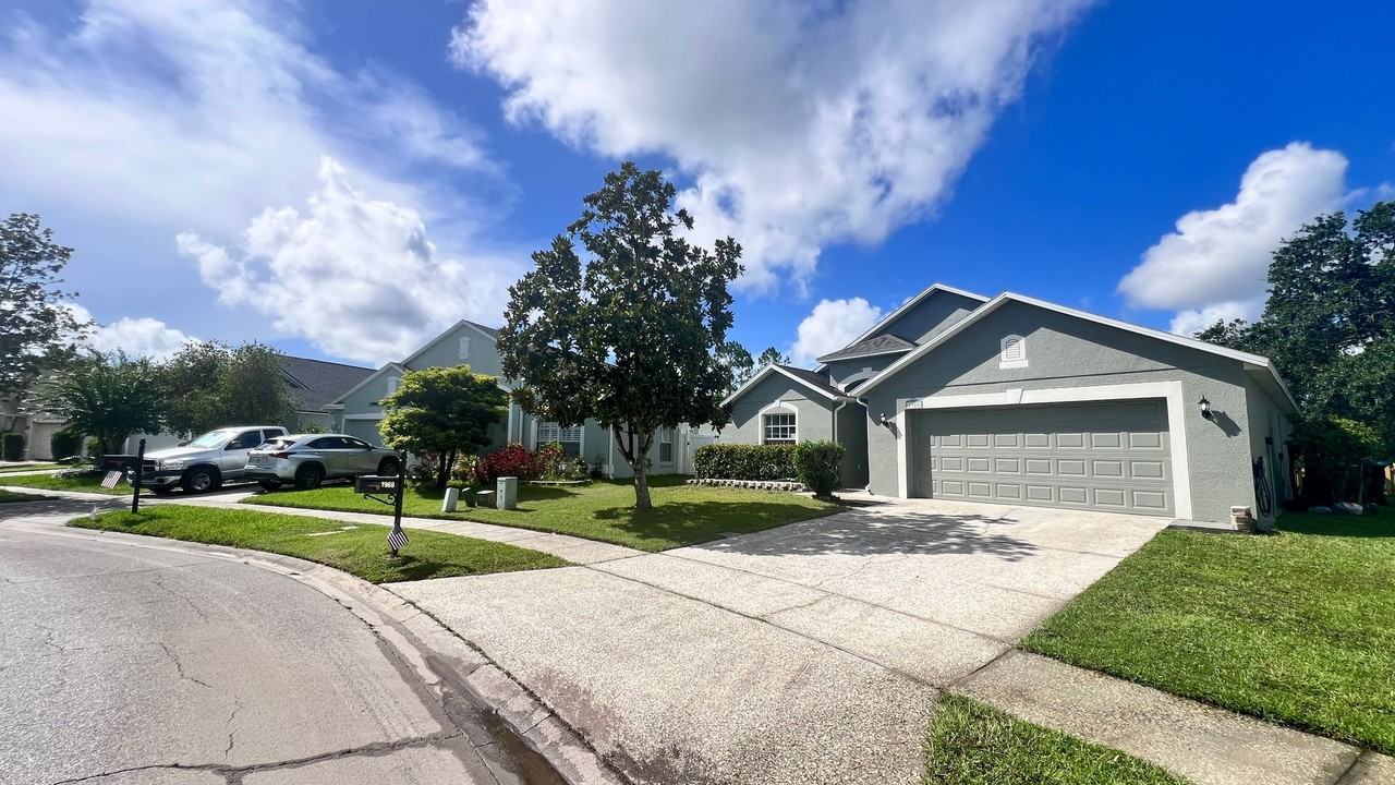 1988 Hammock Moss Dr - Photo 3 of 31