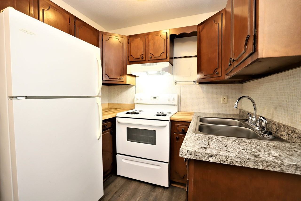 Lynn Ave Apartments - Photo 4 of 17