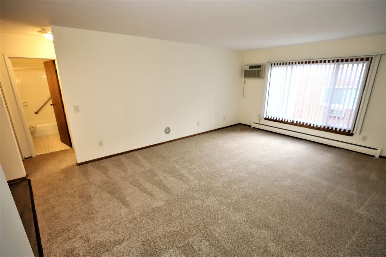 Lynn Ave Apartments - Photo 5 of 17