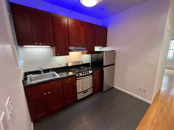 646 O'Farrell St - Photo 2 of 9