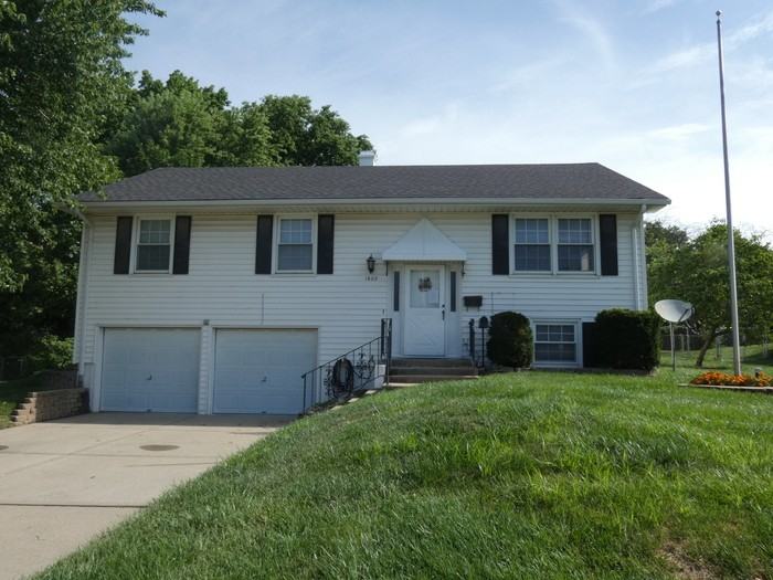 1608 Ne 65th St - Photo 2 of 19