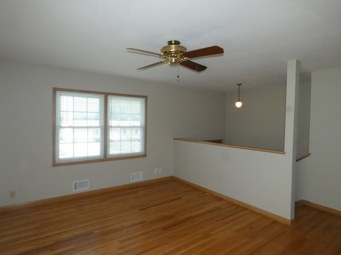 1608 Ne 65th St - Photo 3 of 19