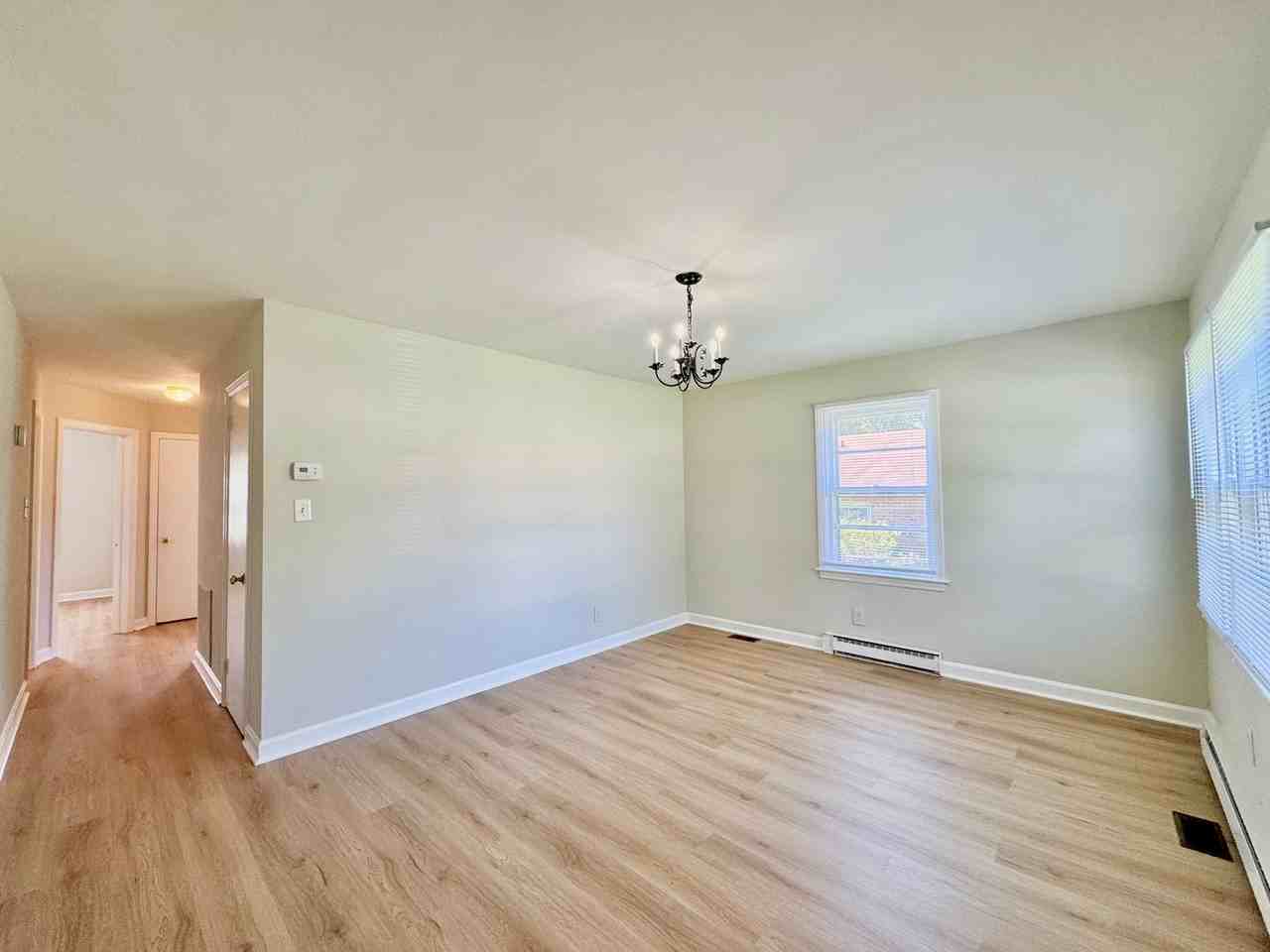 806 Carolina St - Photo 2 of 15