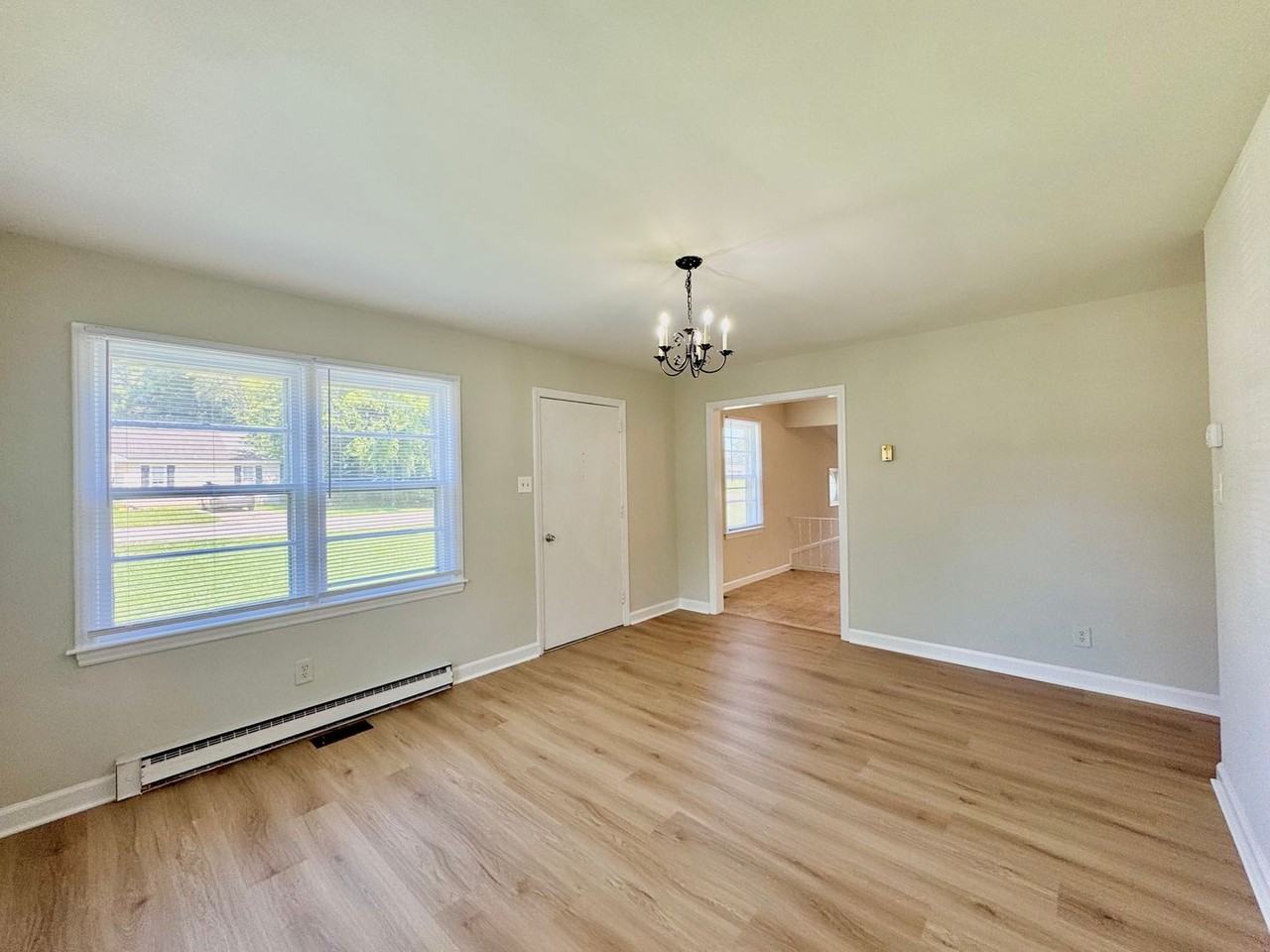 806 Carolina St - Photo 3 of 15
