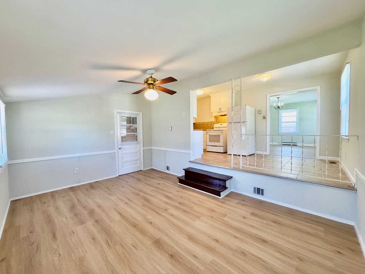 806 Carolina St - Photo 7 of 15