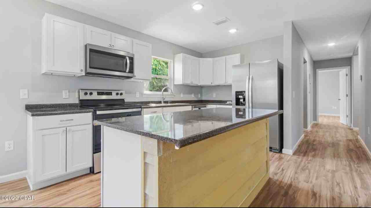 2806 E 3rd St - Photo 2 of 17