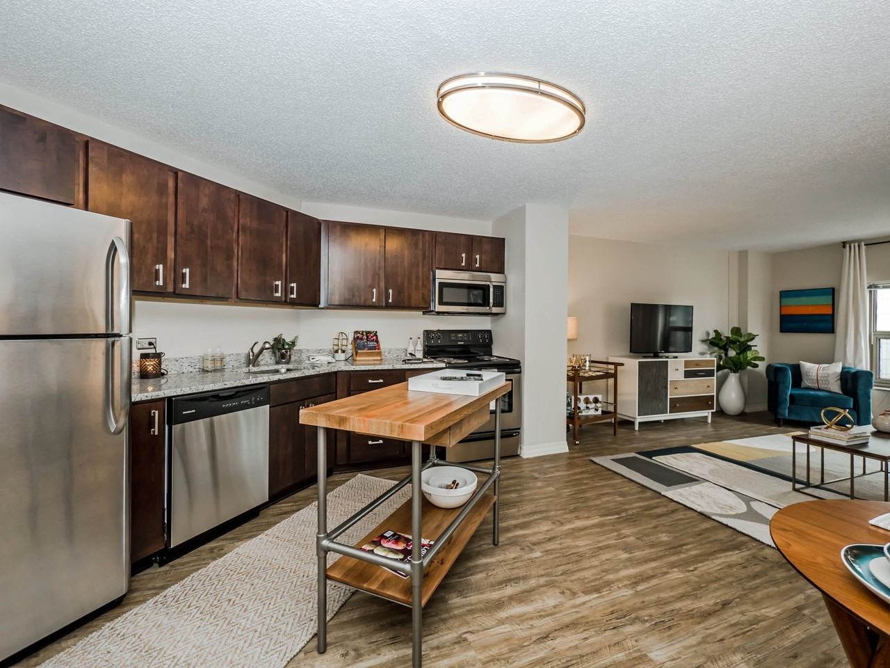 838 N State St #11D - Photo 2 of 3