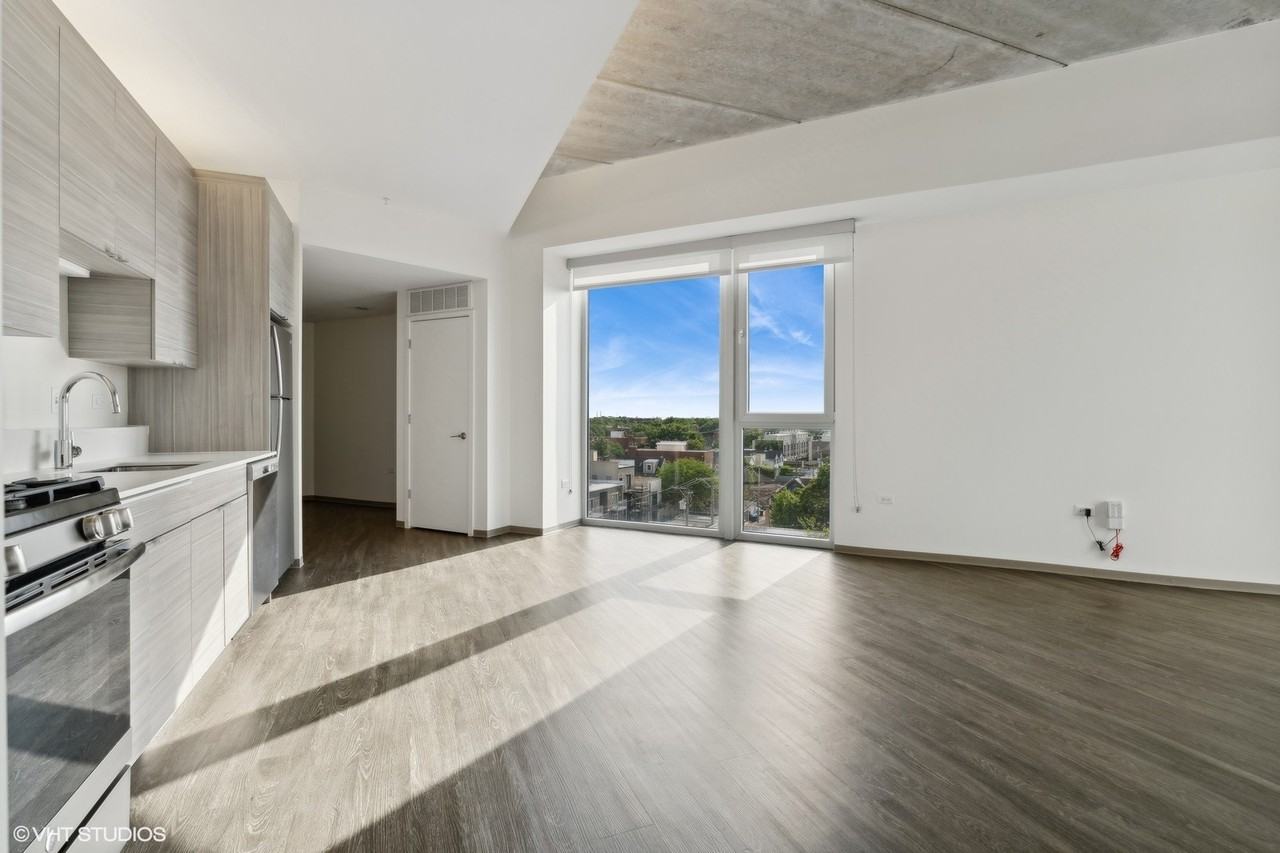 1904 N Milwaukee Ave #606 - Photo 3 of 12