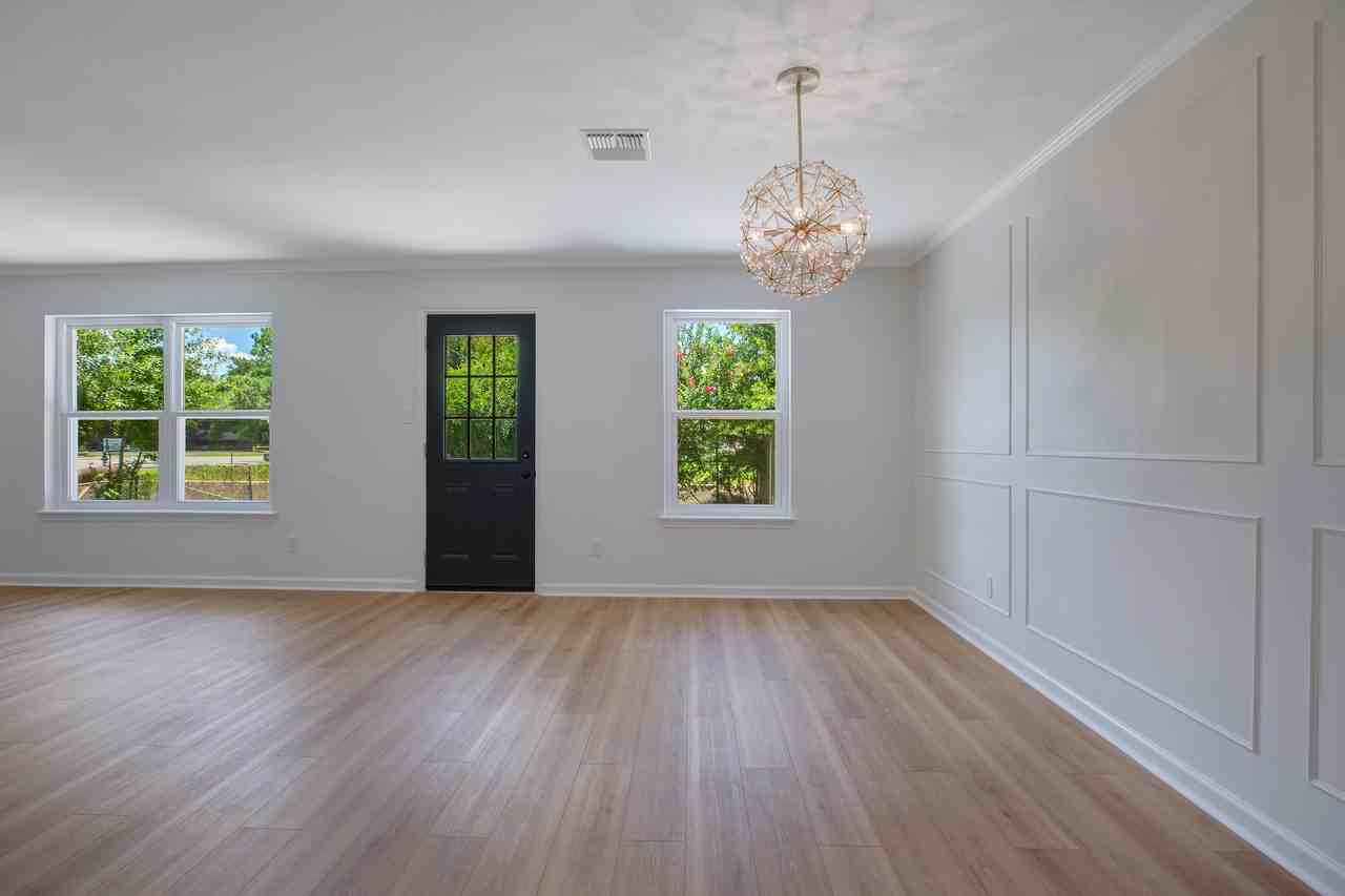 301 Kingston Dr #301 - Photo 6 of 20