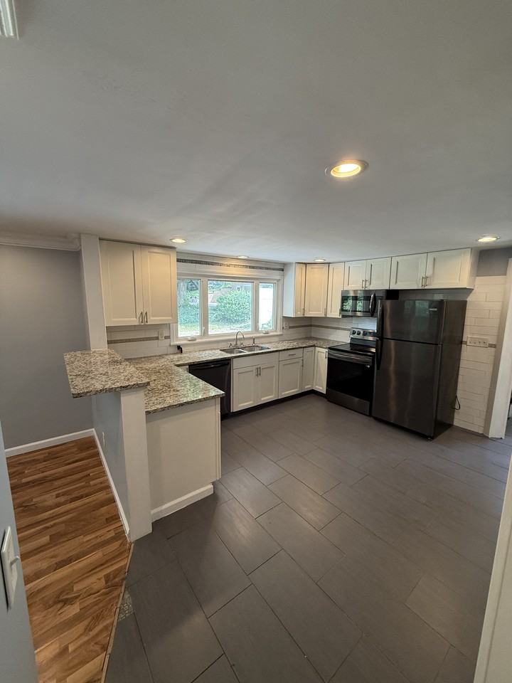 1090 Stolle Rd #1090 - Photo 2 of 8