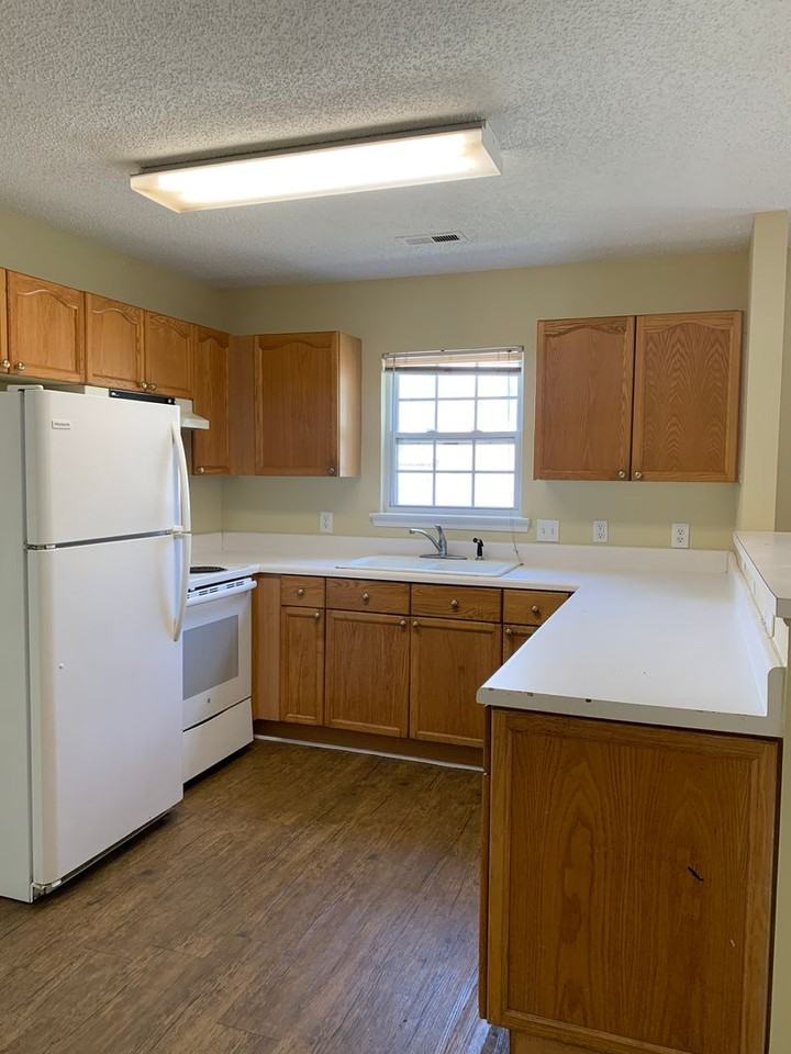 217 Charter Dr - Photo 7 of 21