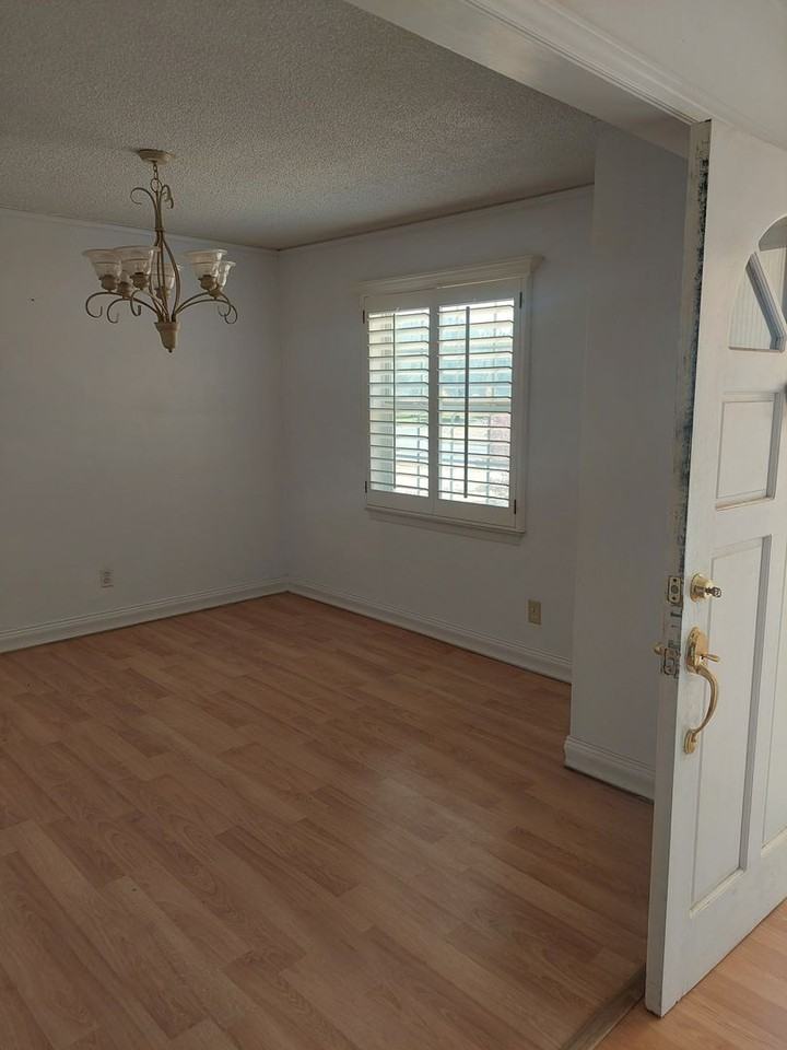 2313 Escarpa Dr - Photo 2 of 19