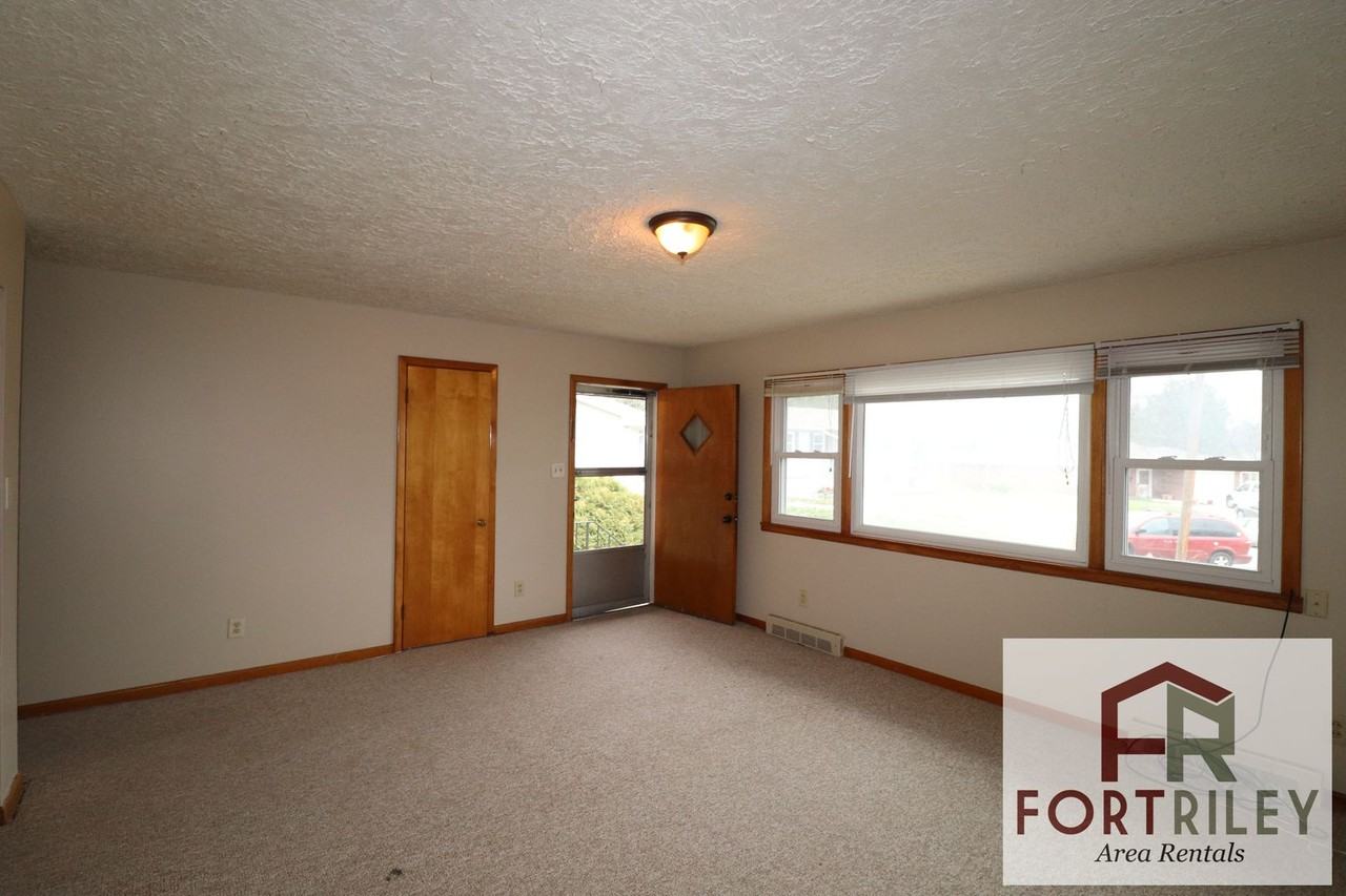 519 Maple St - Photo 6 of 21