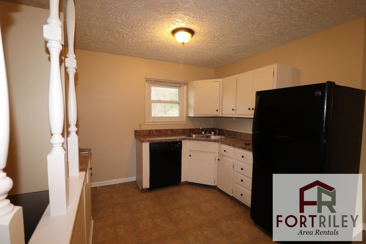 519 Maple St - Photo 7 of 21