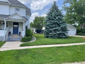 206 Oak St - Photo 1 of 1