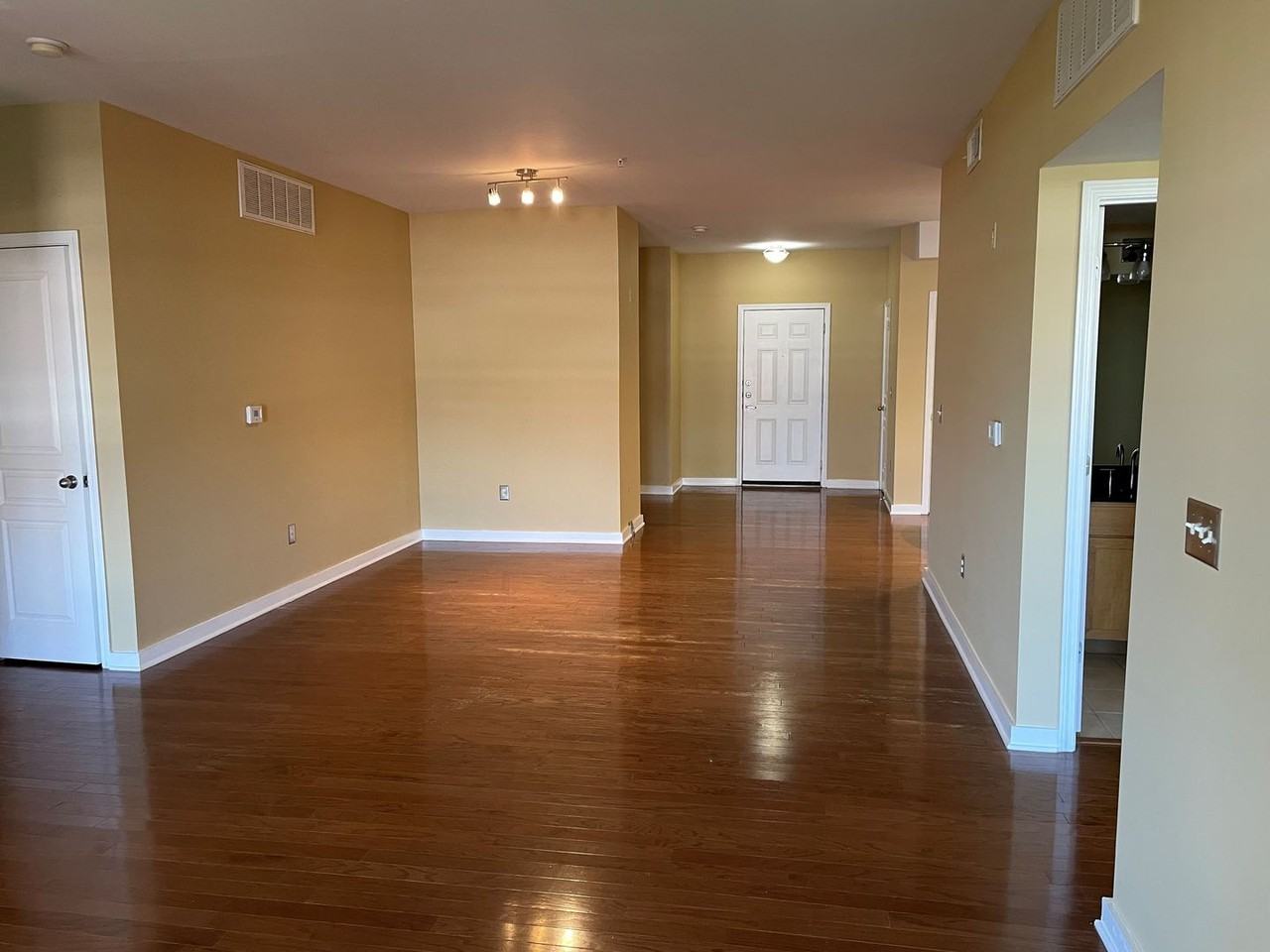 401 20th St S #403 - Photo 6 of 14