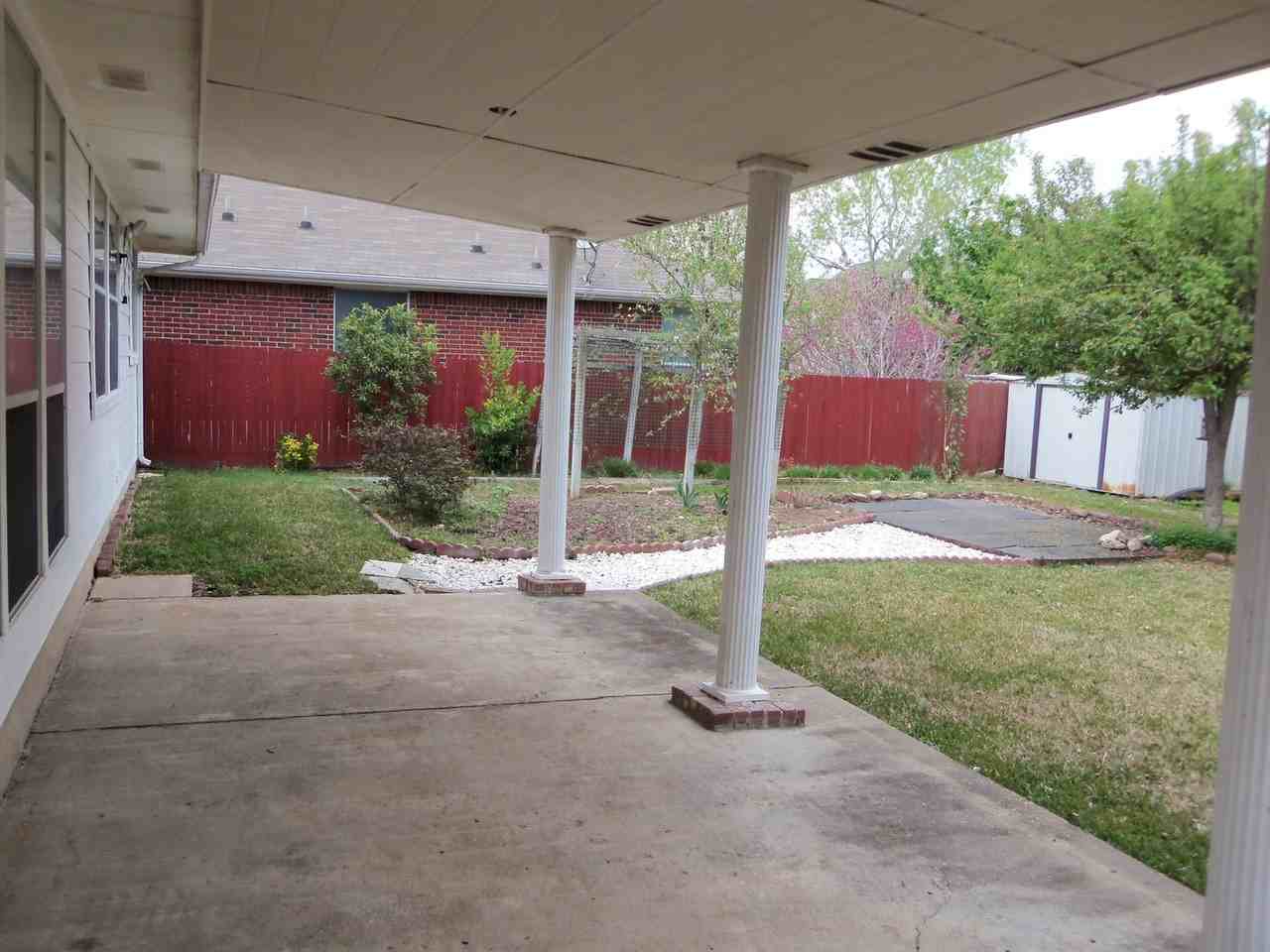 15848 Garrison Cir - Photo 2 of 25