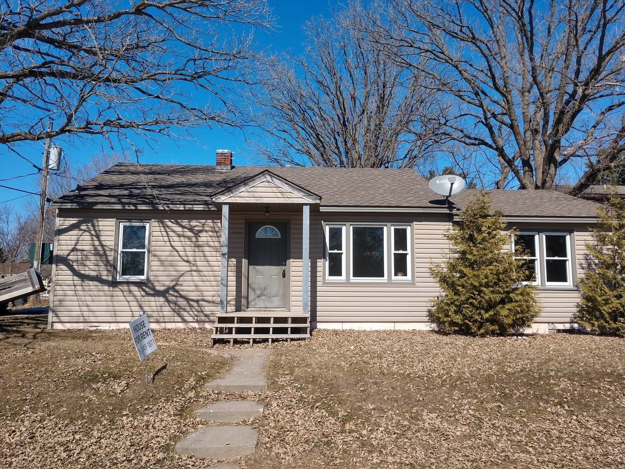 702 Main St - Photo 3 of 11