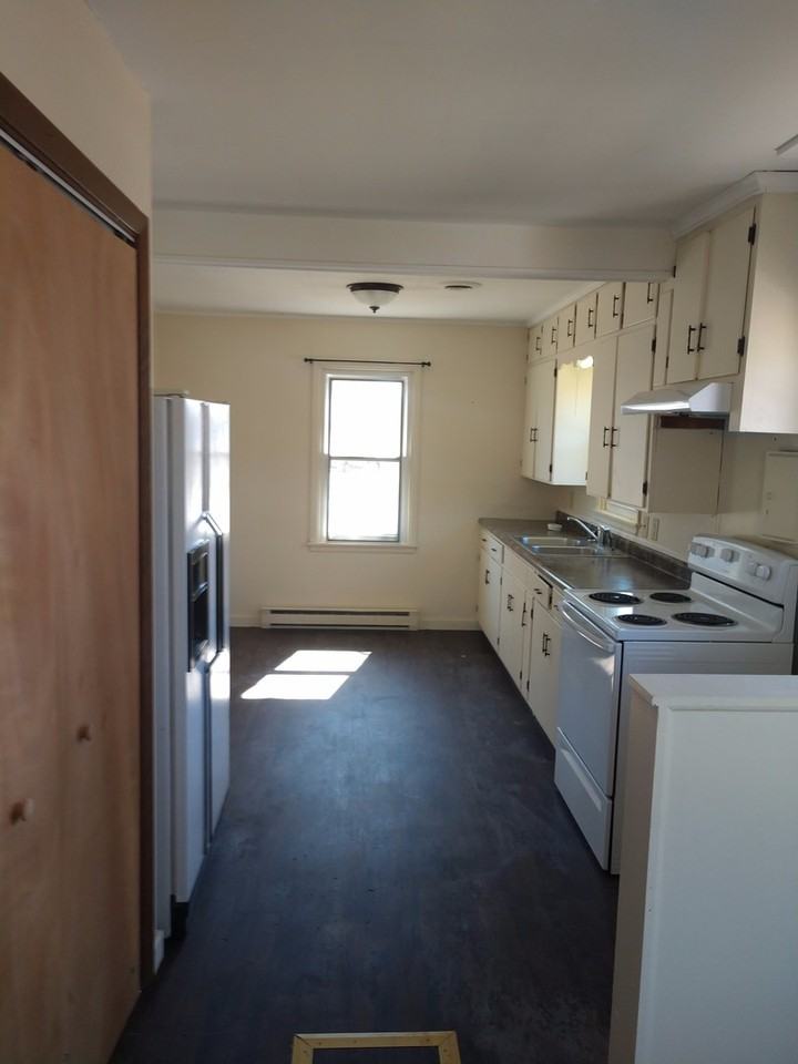 702 Main St - Photo 5 of 11