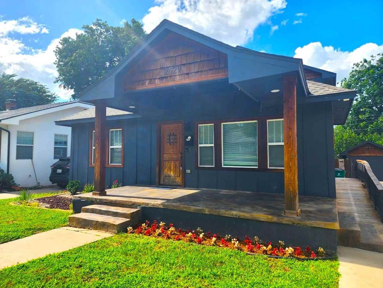 2029 Nw 19th St - Photo 2 of 38