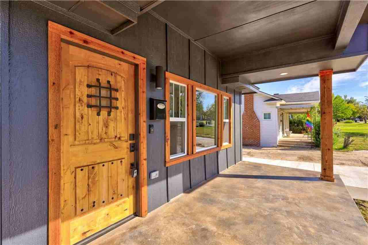 2029 Nw 19th St - Photo 3 of 38