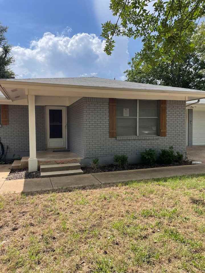 2314 Robin Rd - Photo 3 of 38