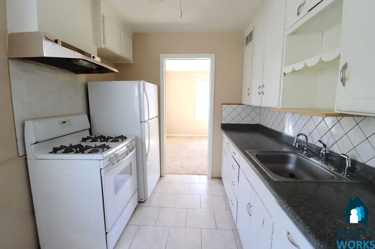 1116 Stillwater Ave - Photo 3 of 11