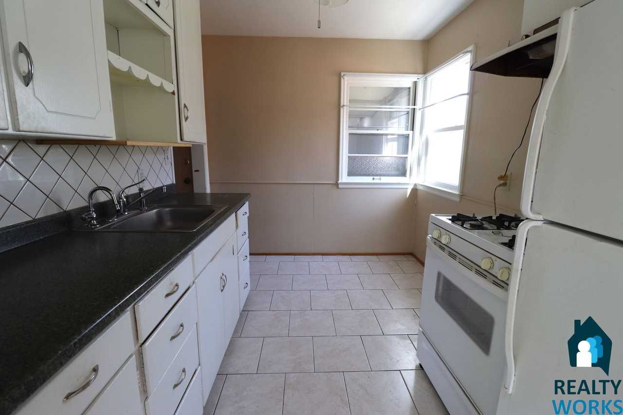 1116 Stillwater Ave - Photo 4 of 11