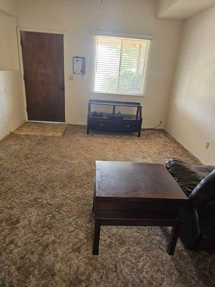 180 S Prickly Pear Ave - Photo 2 of 10