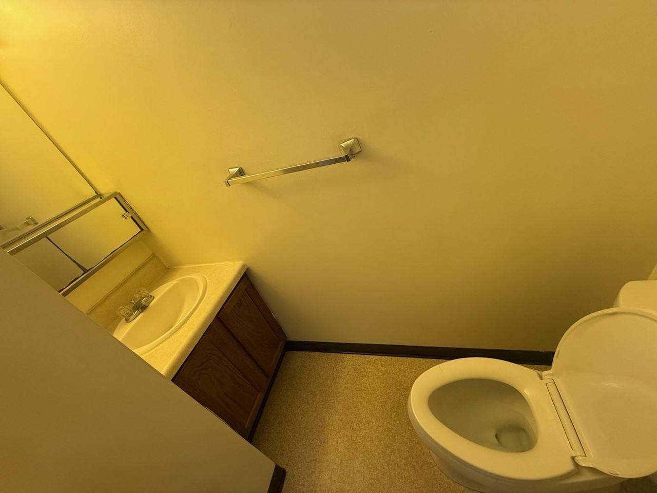 709 W College Ave - Photo 4 of 14