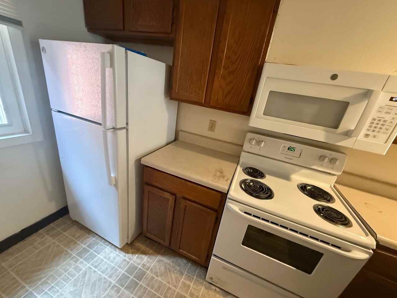 709 W College Ave - Photo 6 of 14