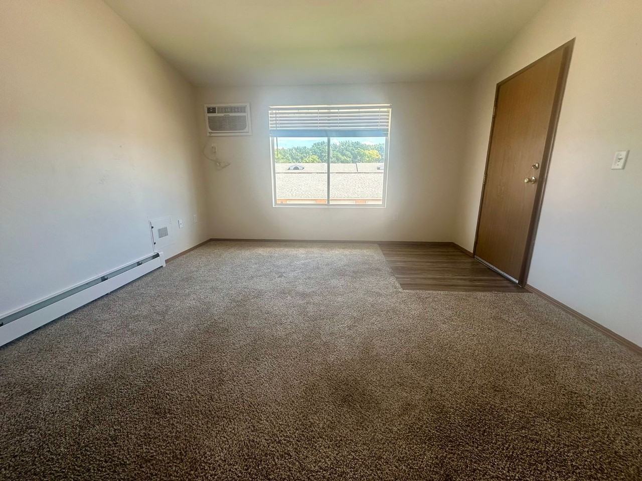 2701 Humboldt Rd - Photo 3 of 48