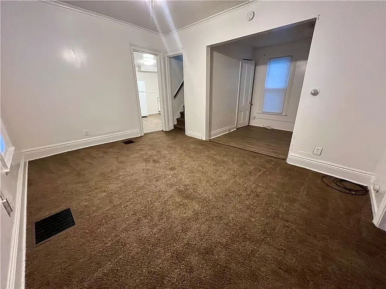 121 Columbia Ave - Photo 6 of 8