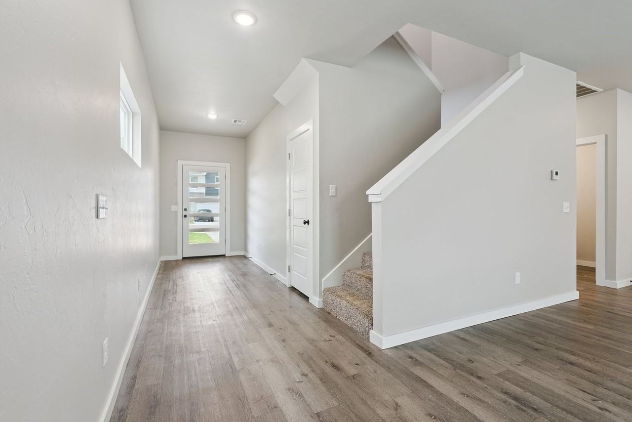 8916 Nw 109th Ln - Photo 2 of 37