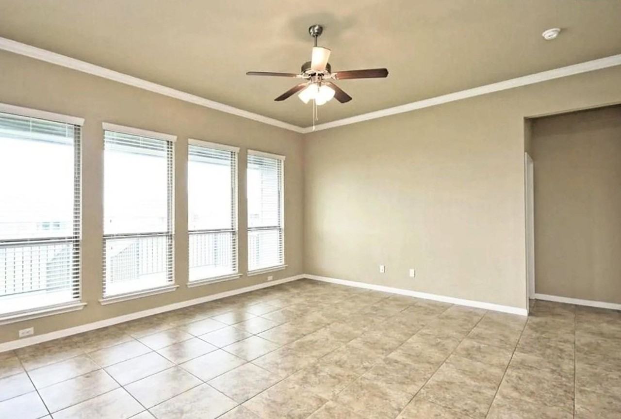 5707 Blackstone Dr - Photo 2 of 17