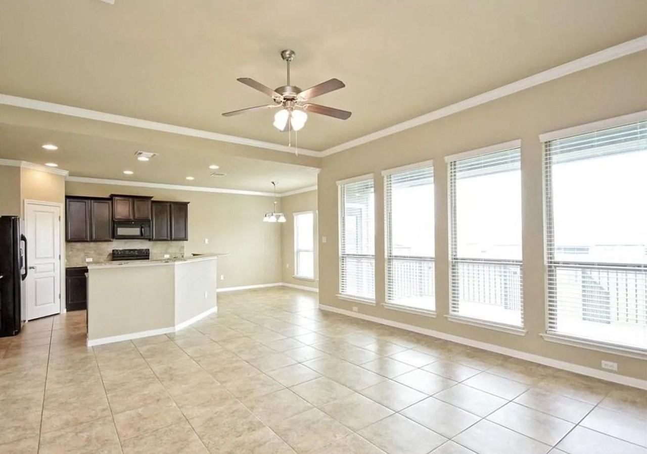 5707 Blackstone Dr - Photo 4 of 17