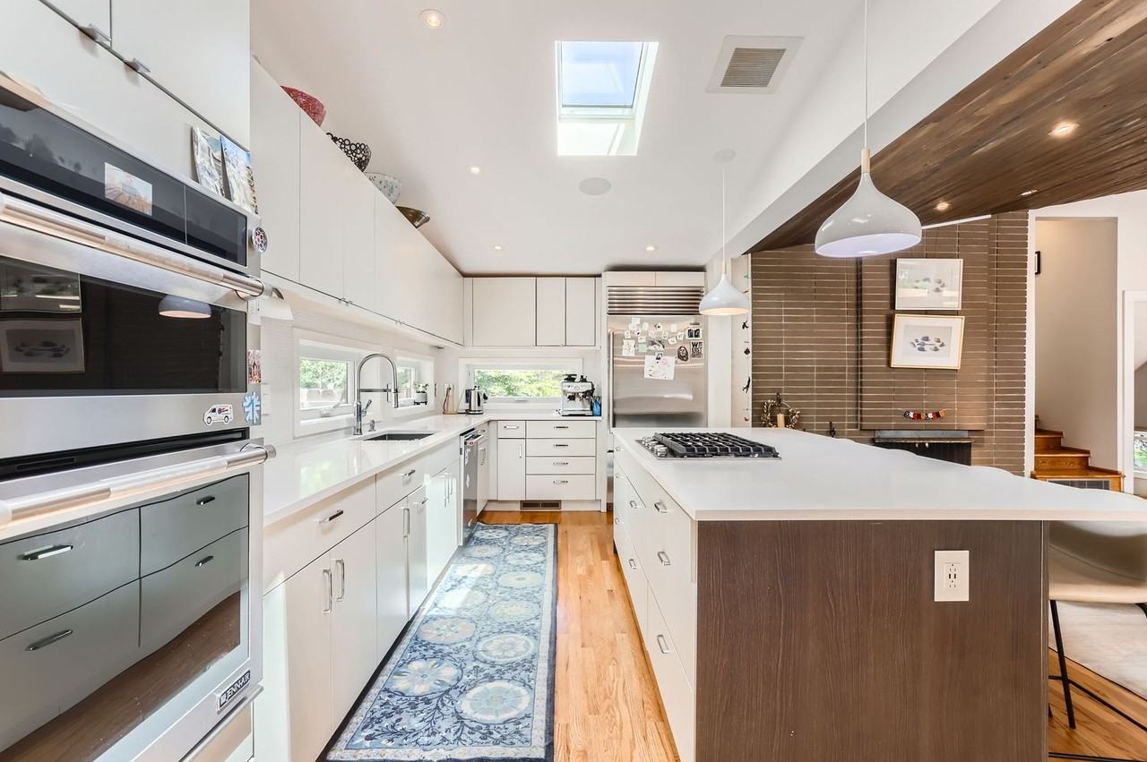 2905 17th St - Photo 2 of 28