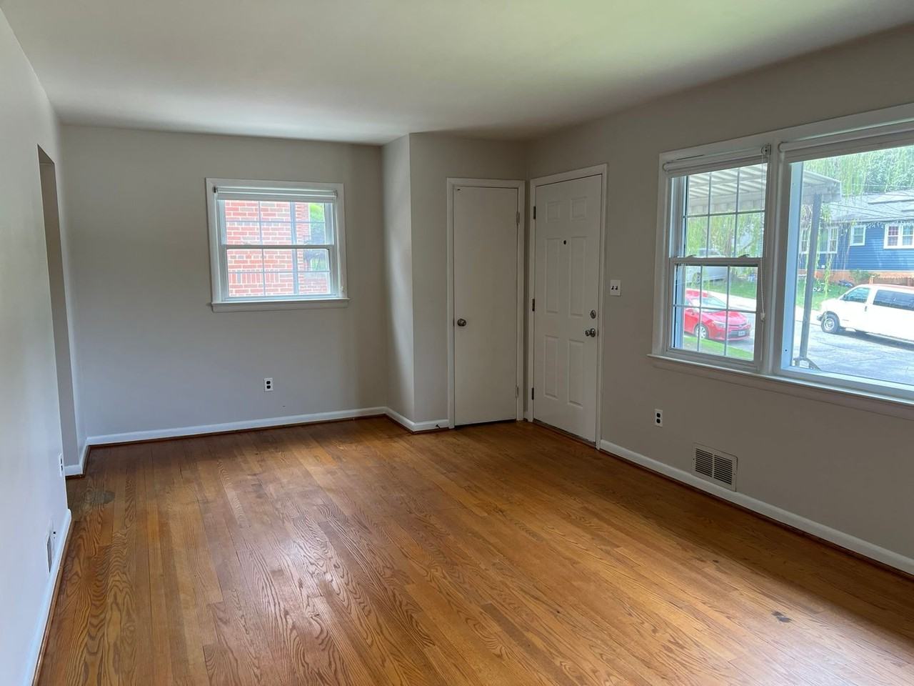 6223 60th Pl - Photo 2 of 19