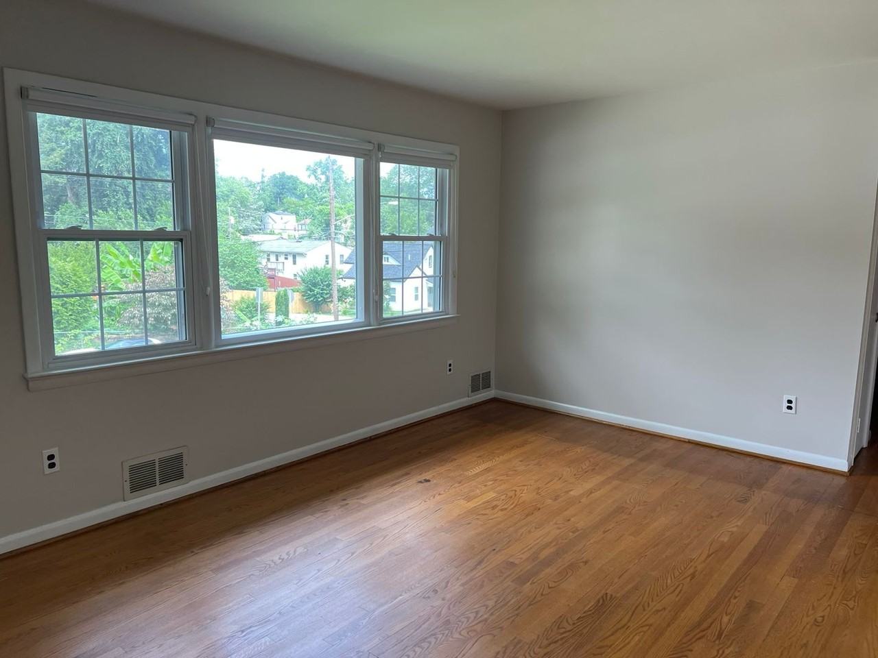 6223 60th Pl - Photo 3 of 19