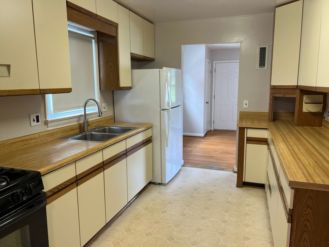 6223 60th Pl - Photo 4 of 19