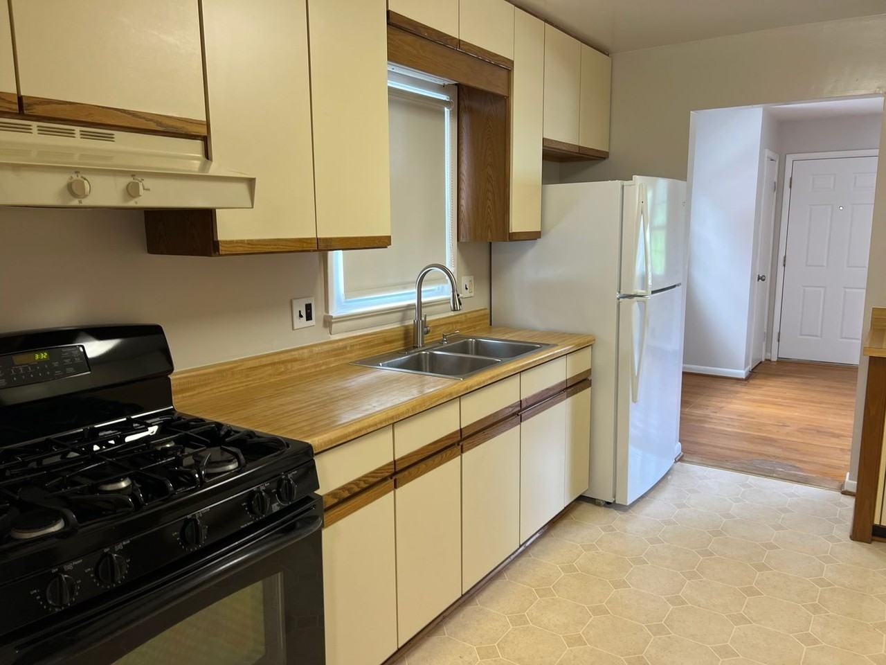 6223 60th Pl - Photo 5 of 19