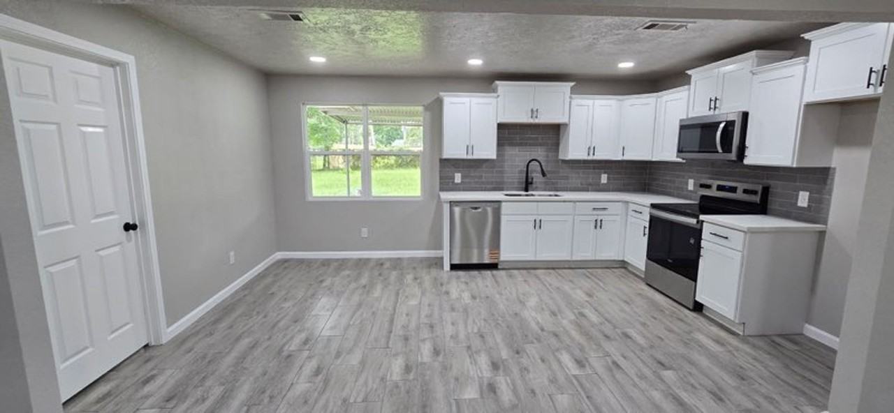 204 204 Dogwood Ln - 204 Dogwood Ln, Village Mills TX 77663 - Photo 3 of 10