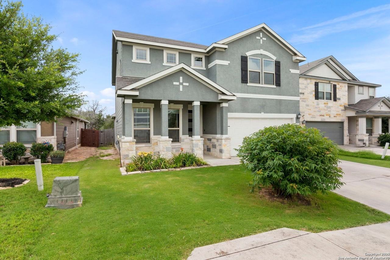 8808 Straight Oaks - Photo 2 of 28