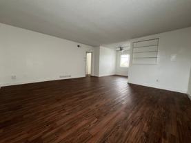 r4275 - Photo 1 of 1