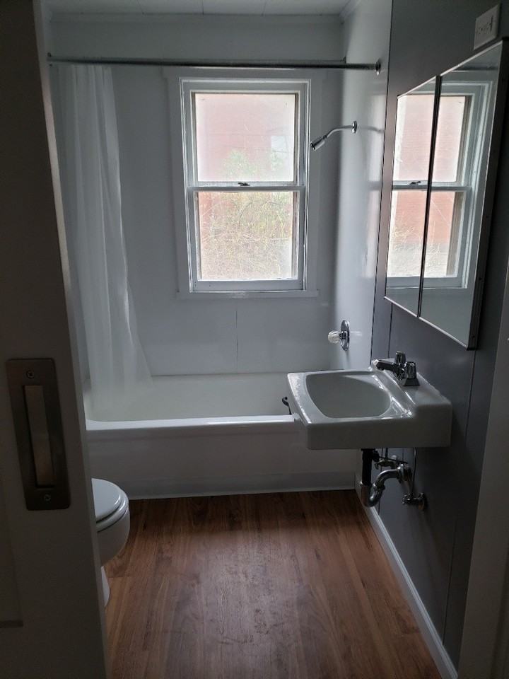 1520 1520 Francis Street - 1520 1/2 - Photo 4 of 12