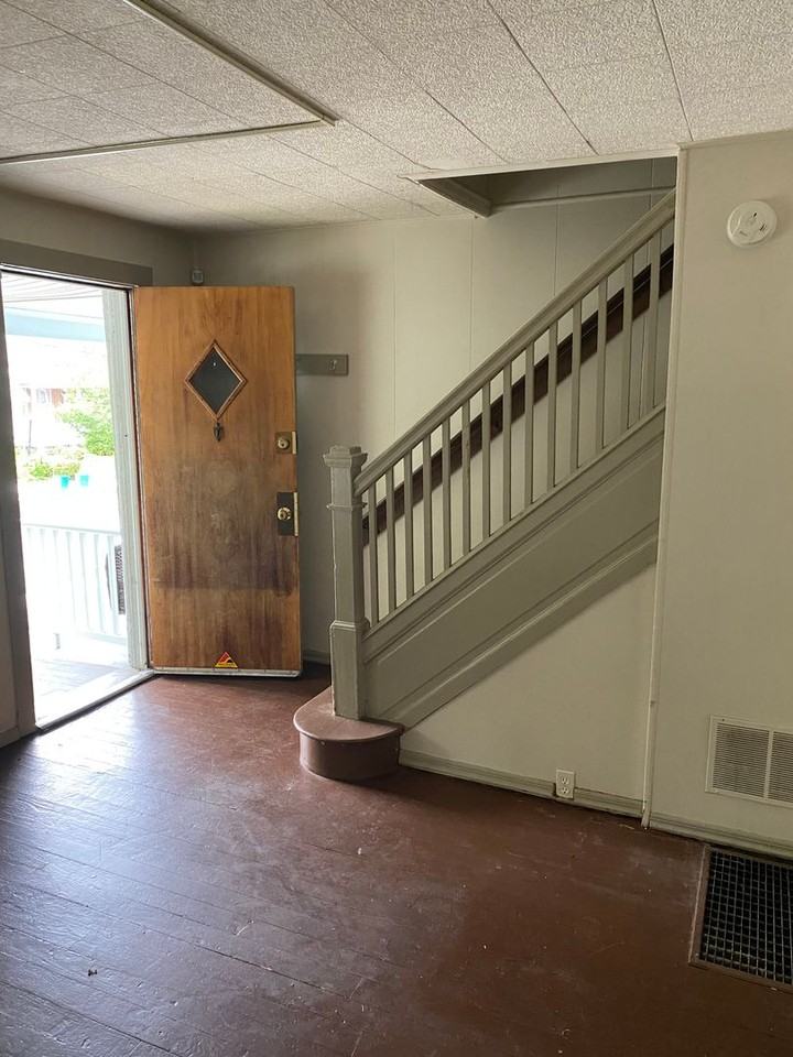 723 E End Ave - Photo 2 of 16