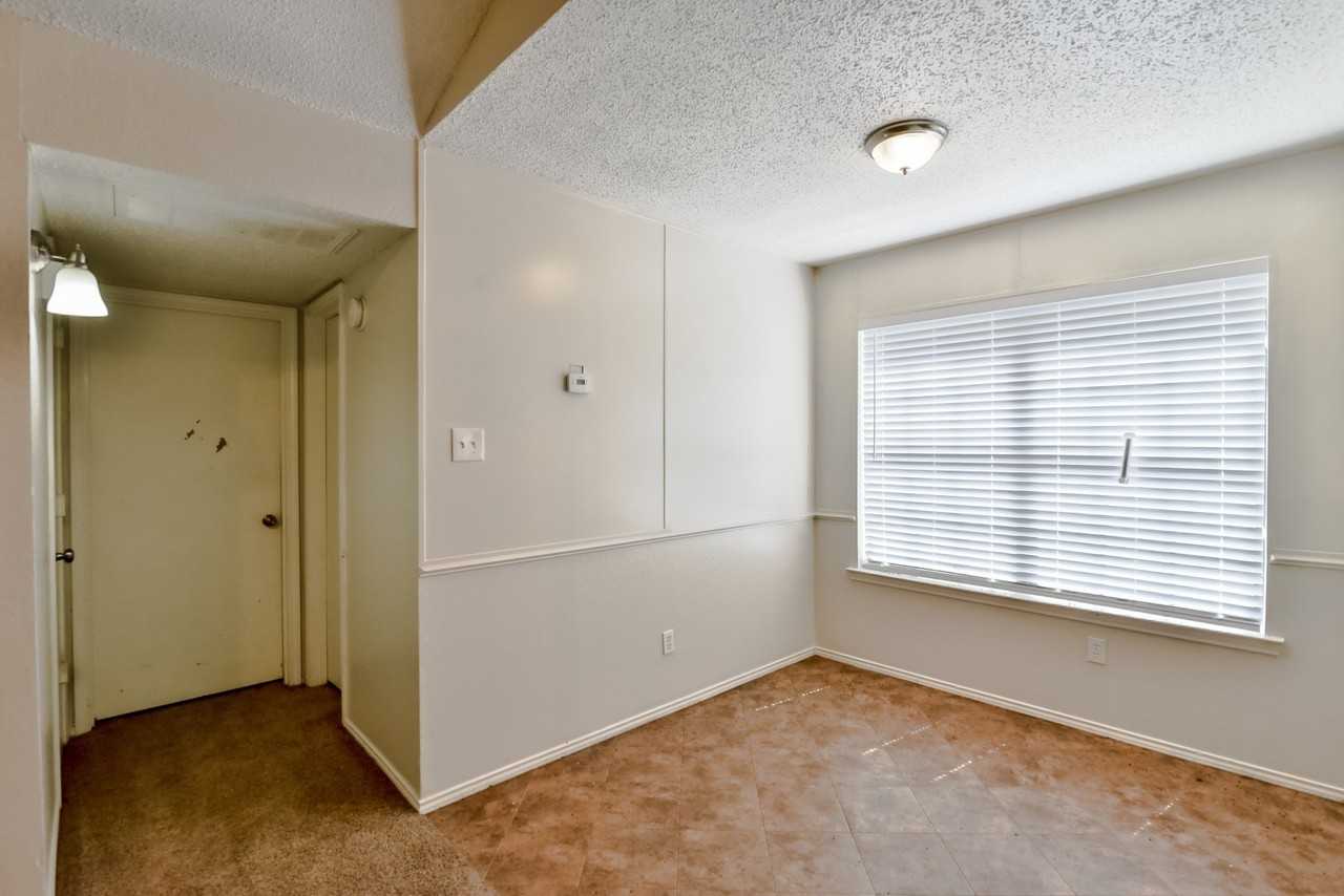 708 Woodland Ct - Photo 3 of 27